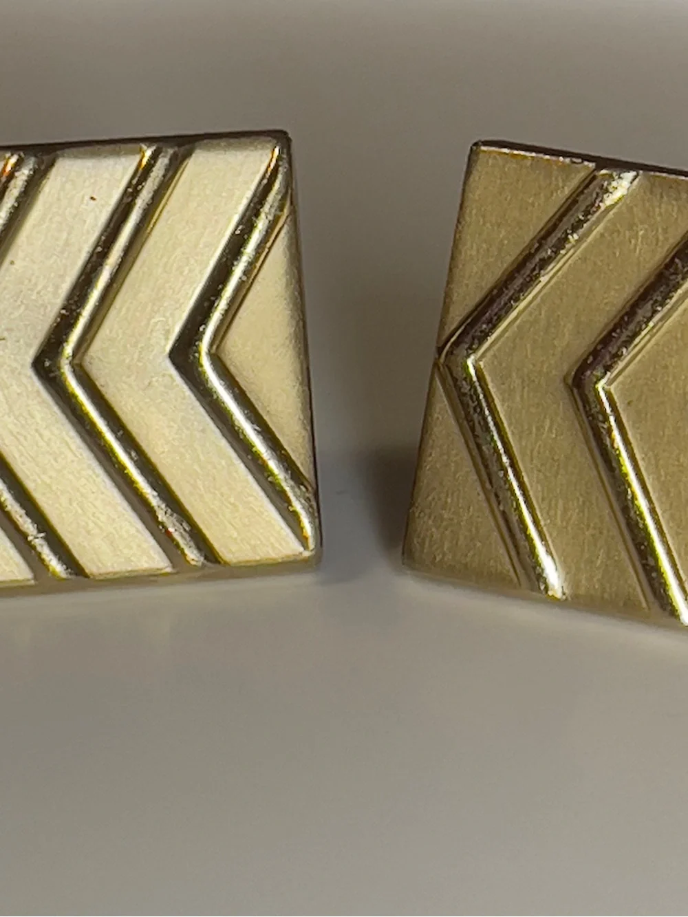 Vintage Swank Art Deco Chevron Men’s Cufflinks Rectangle Textured Gold Tone